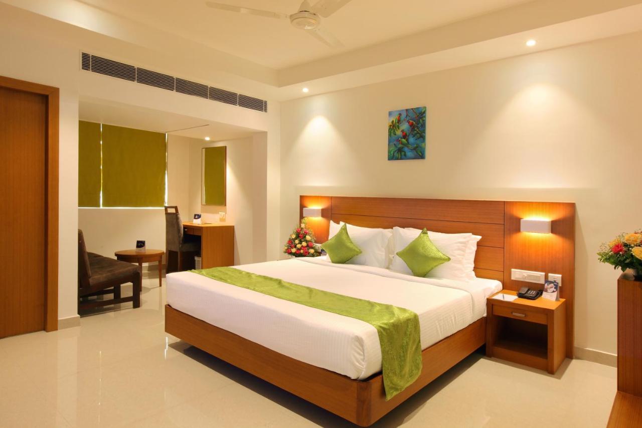 Hotel Apsara Shoranur Zewnętrze zdjęcie