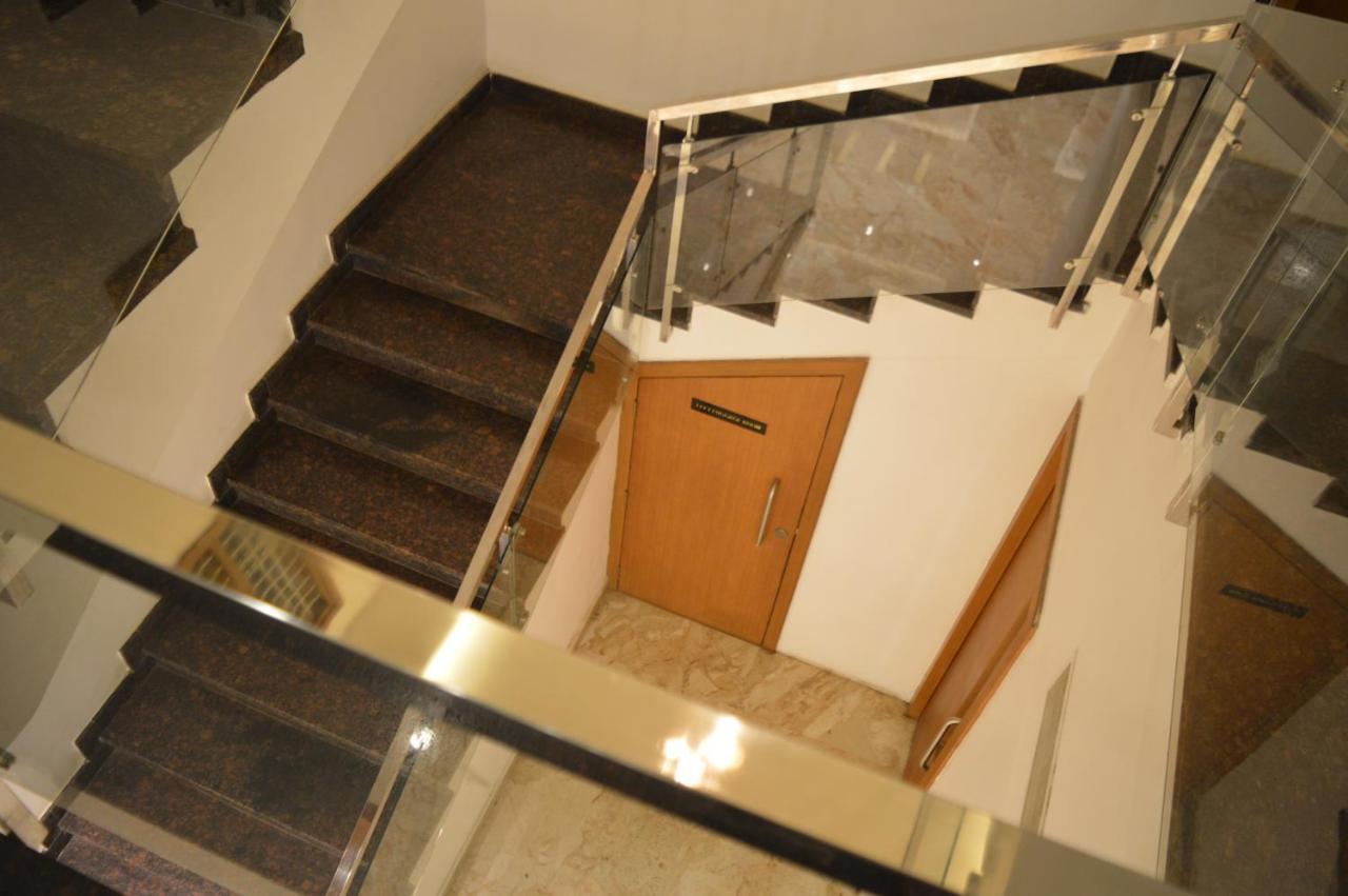 Hotel Apsara Shoranur Zewnętrze zdjęcie