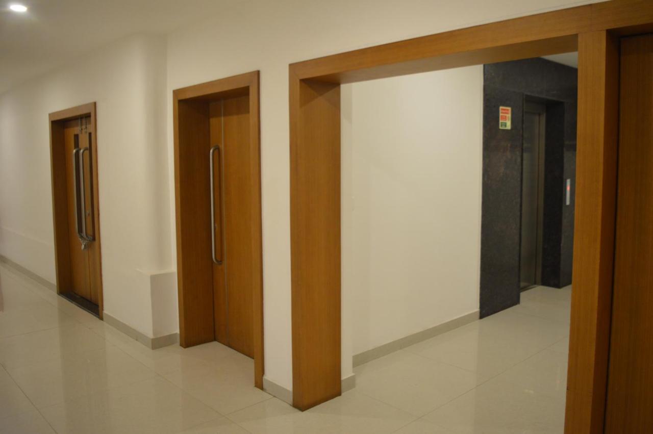 Hotel Apsara Shoranur Zewnętrze zdjęcie