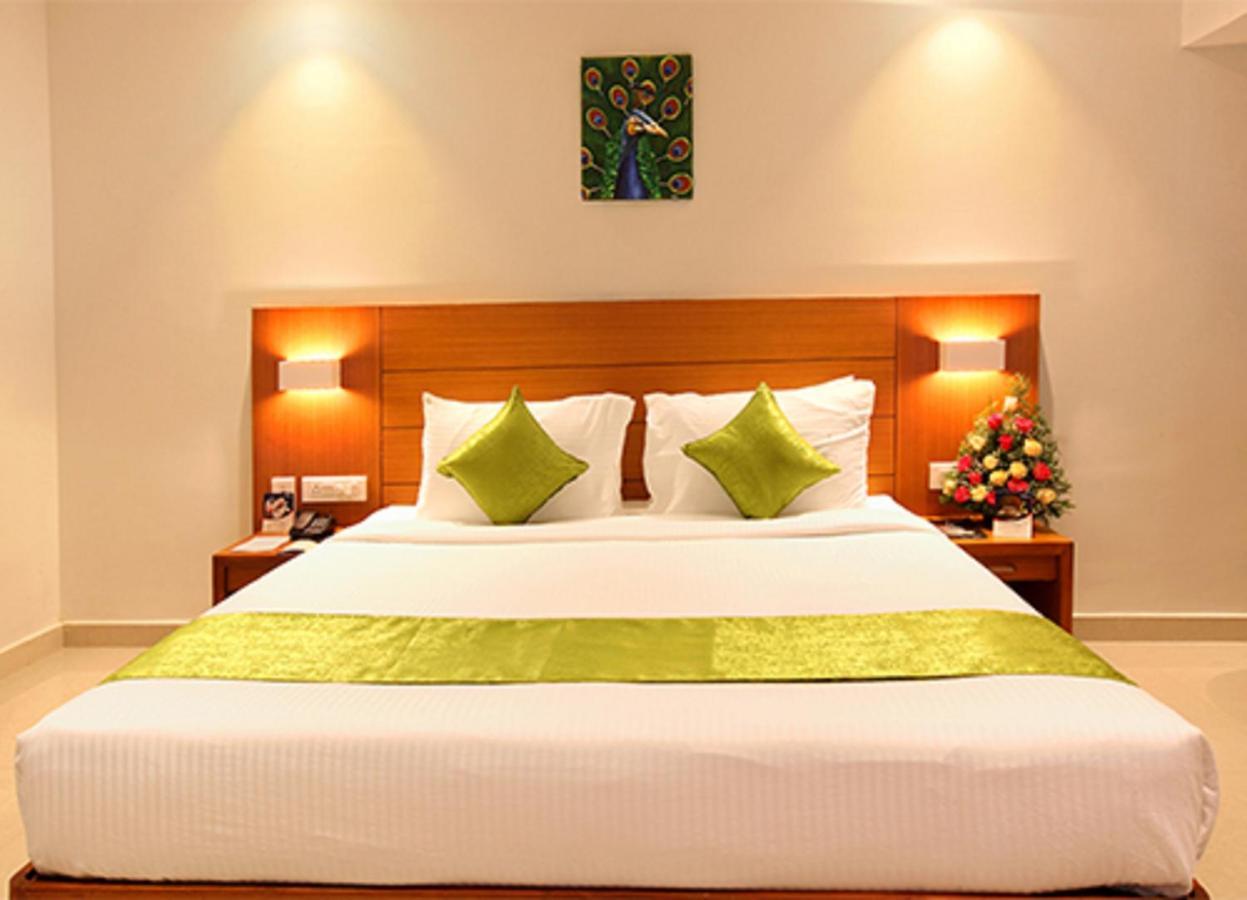 Hotel Apsara Shoranur Zewnętrze zdjęcie