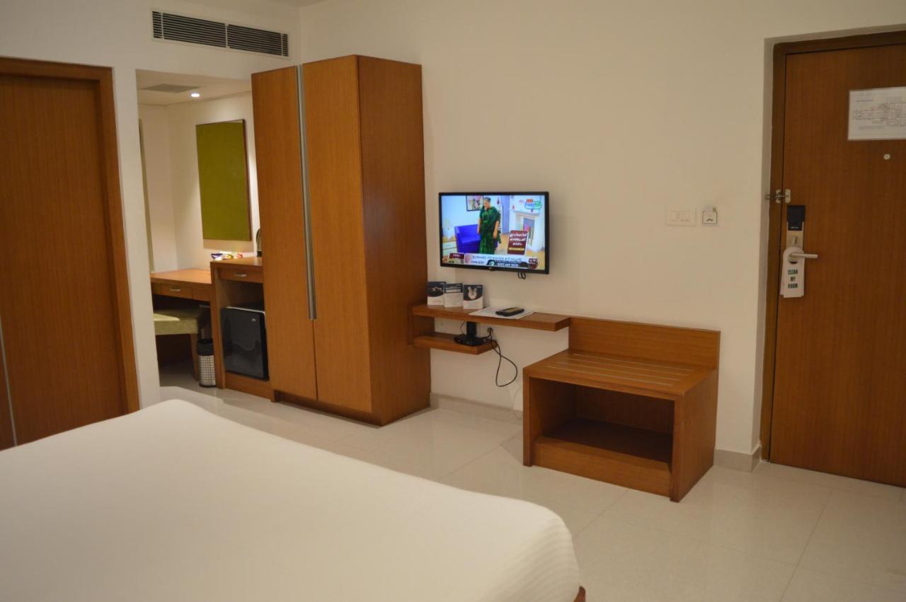 Hotel Apsara Shoranur Zewnętrze zdjęcie