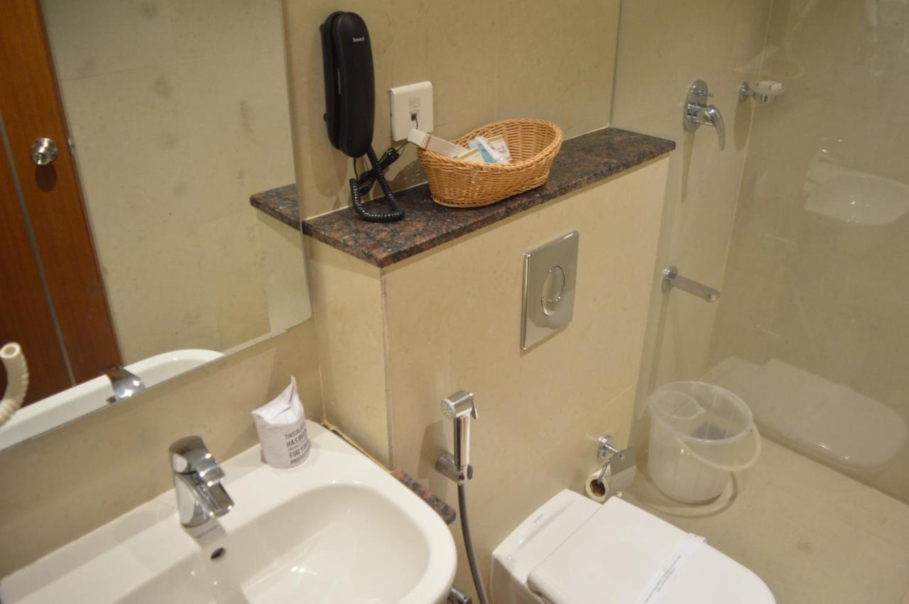 Hotel Apsara Shoranur Zewnętrze zdjęcie